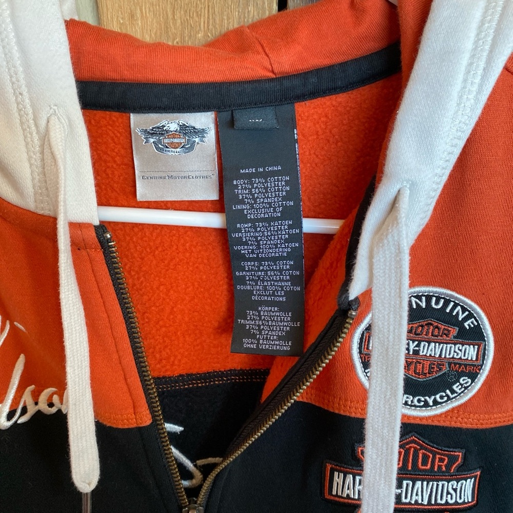 Harley-Davidson Embroidered Black, Orange, and White Sweatshirt - Picture 6 of 6